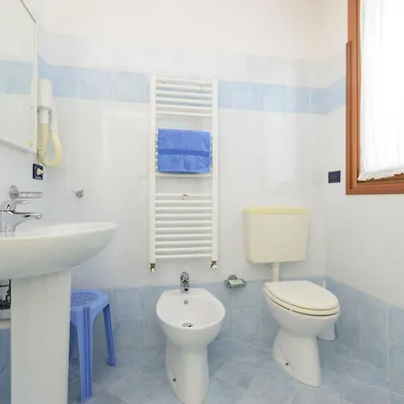 Apartament Sunbeach-1 By Interhome